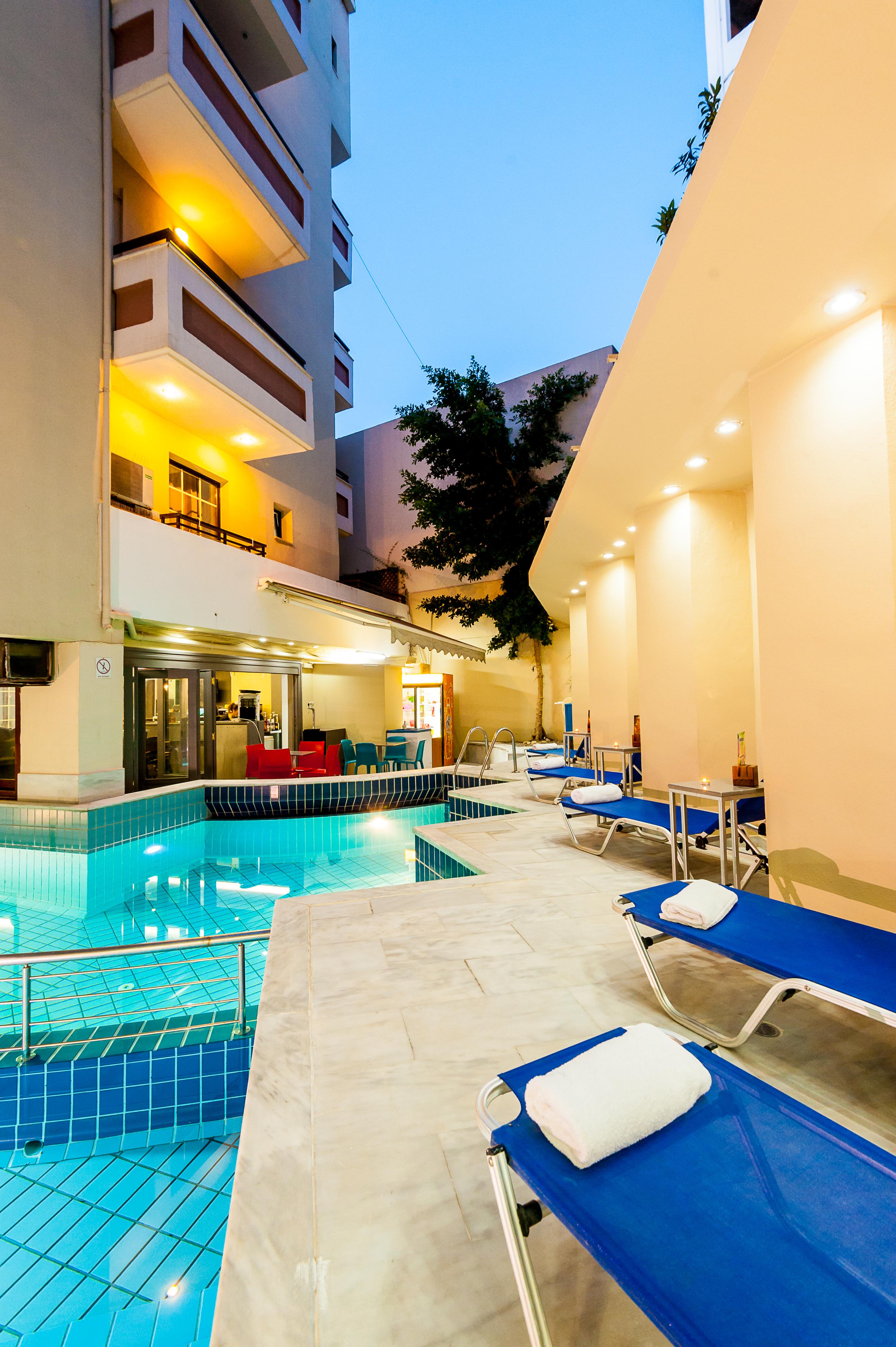 Elina Hotel Apartments Rethymno  ภายนอก รูปภาพ